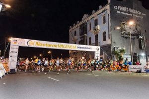 La 15k nocturna Valencia Blanco Madiolanum celebra su octava edición logrando la mejor marca mundial del año