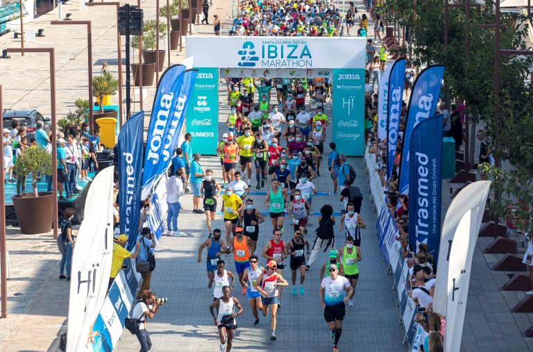 Santa Eulària Ibiza Marathon salida