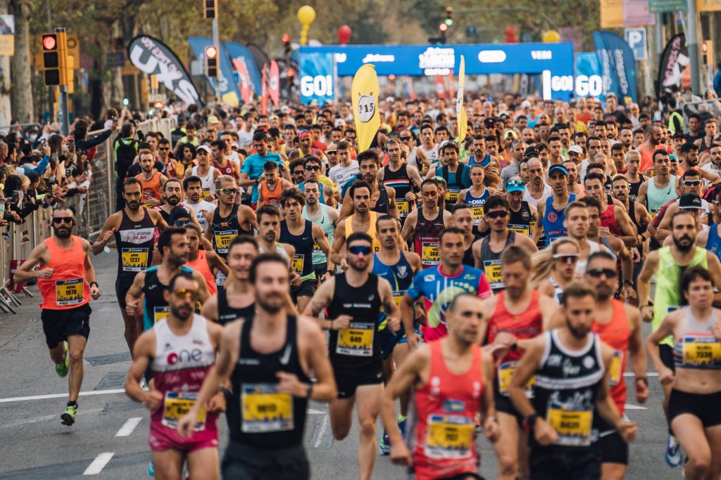 13.000 corredores en la eDreams Mitja Marató Barcelona 2022
