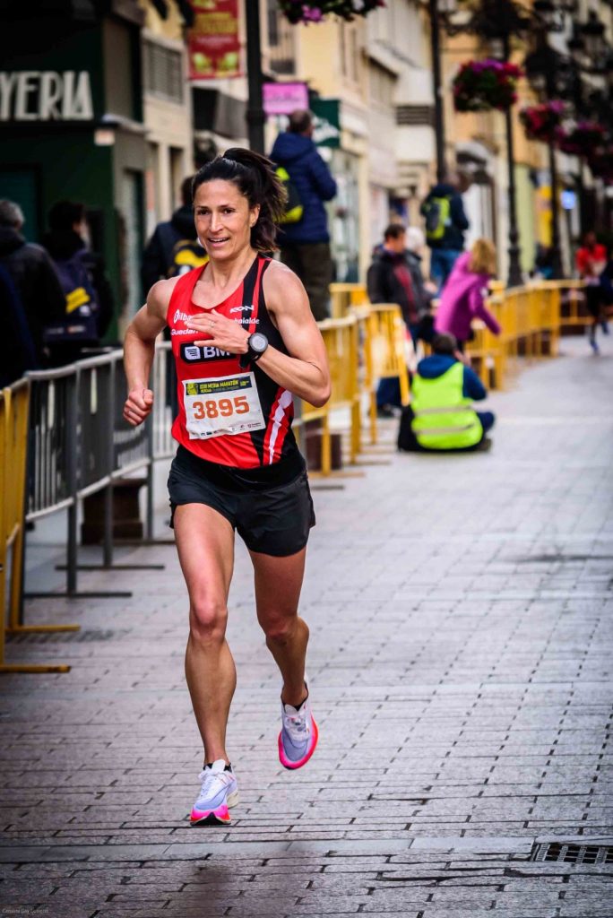 4.000 corredores disfrutan en la ya mítica Media Maratón de Zaragoza