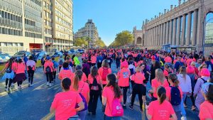 32.000 participantes tiñen de rosa Barcelona en la Cursa de la Dona