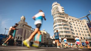 9000 participantes tiñen la capital de azul en la Madrid Corre por Madrid