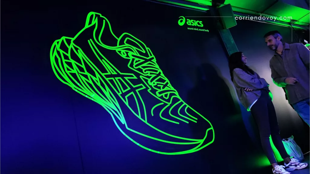 Asics presenta oficialmente en Madrid, la Novablast 4