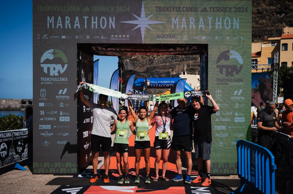 Fran Anguita y Gemma Arenas vencen en la Maratón de la Transvulcania Adidas Terrex