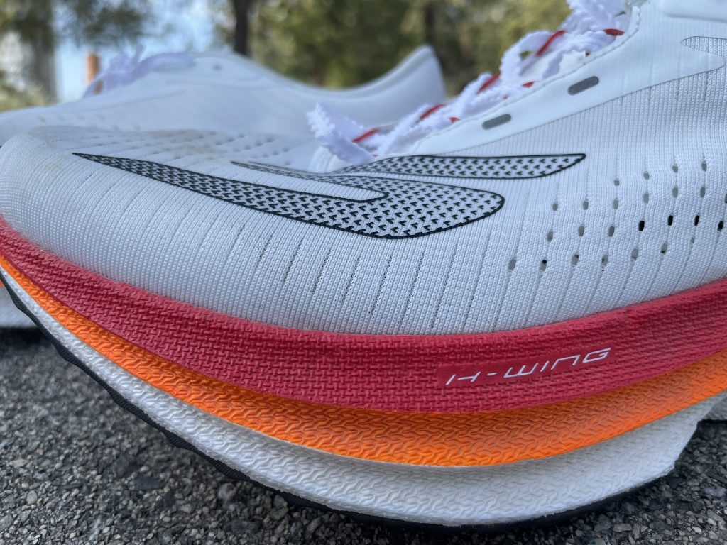 Review Skechers Aero Razor upper