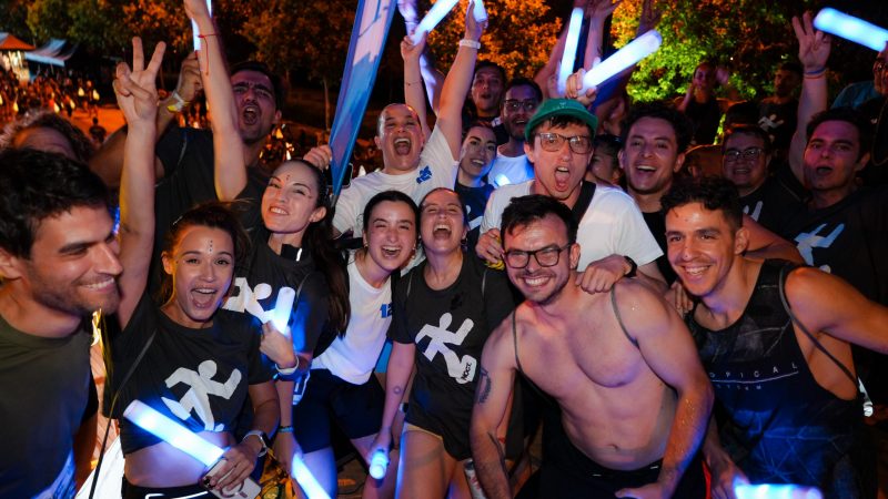 La Nocturna 2026 de OMODA & JAECOO, VARTA y HOKA todo un ñexito