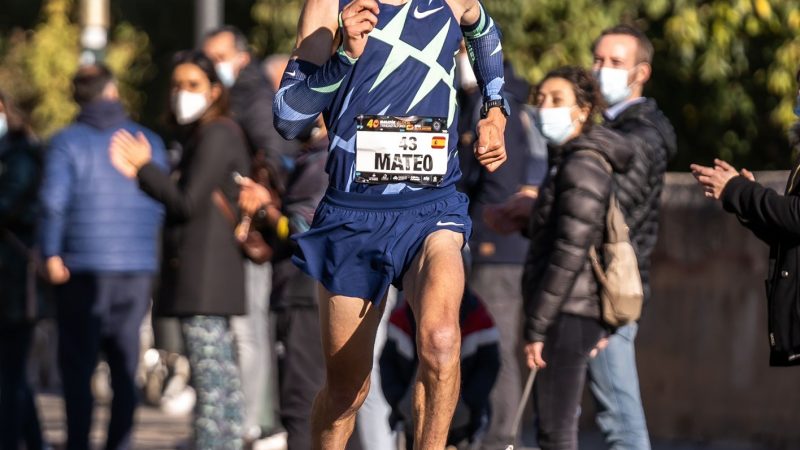 Dani Mateo, que participará en el Santa Eulària Ibiza Marathon, corriendo en una carrera