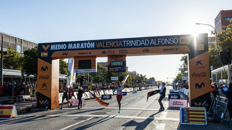 Letesenbet Gidey conquista el récord del mundo femenino en el Medio Maratón Valencia