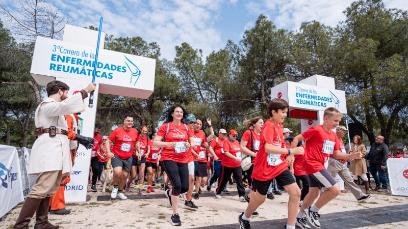 El Parque Norte de Madrid se llena de deporte y solidaridad en la Carrera de las enfermedades reumáticas